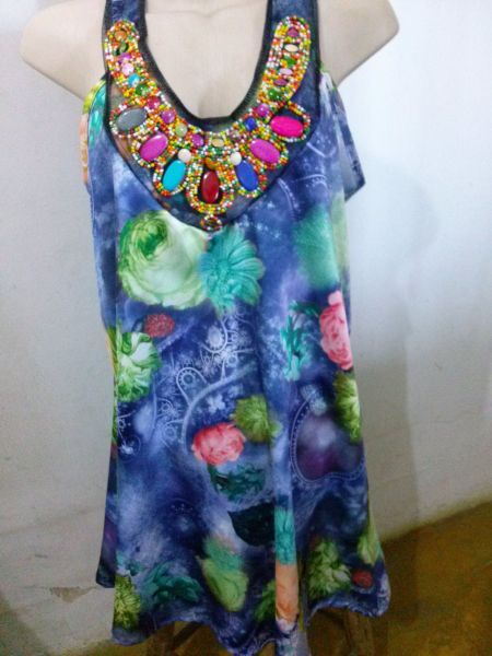 Vestido de Cetim - Com detalhes em pedraria - Tamanho Único